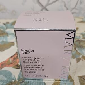 Mary Kay Timewise Repair Volu-Firm Day Cream - Soft Pink Packaging